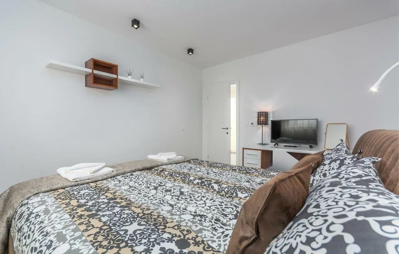 Villa Petra  Новиград
