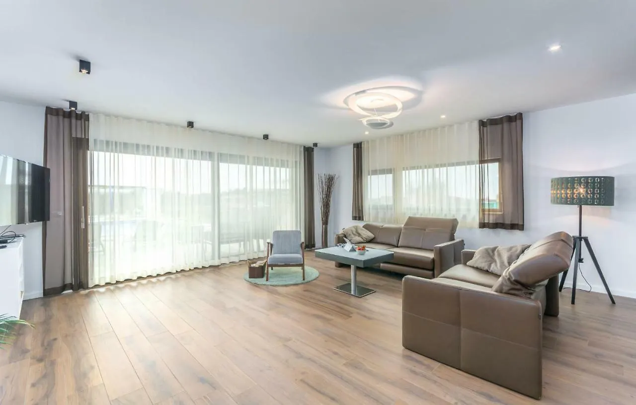 Villa Petra 0*, Novigrad (Istria)