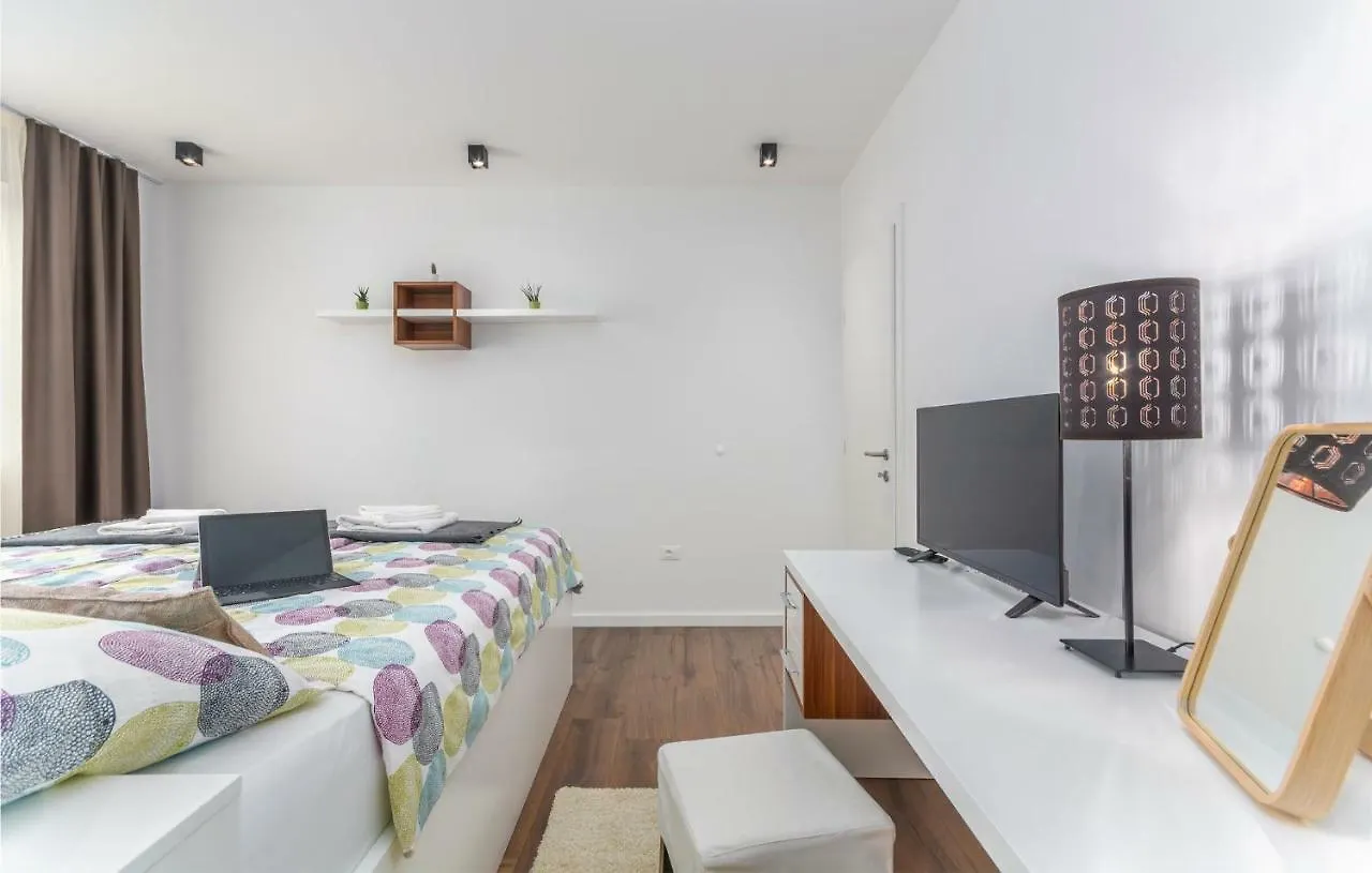 Villa Petra 0*, Novigrad (Istria)