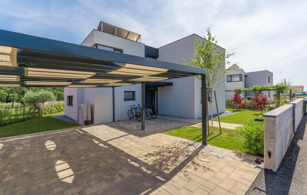 Villa Petra  Новиград